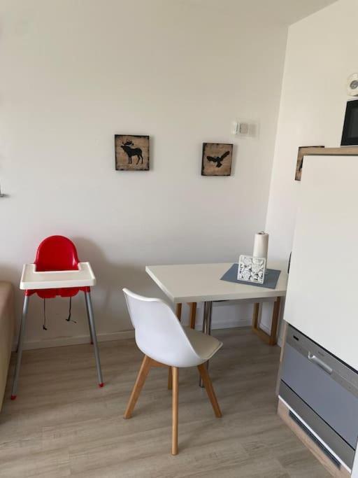 Ferienwohnung Mit Blick Auf Den Feldberg Weilmunster Exterior photo