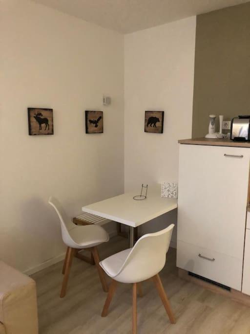 Ferienwohnung Mit Blick Auf Den Feldberg Weilmunster Exterior photo